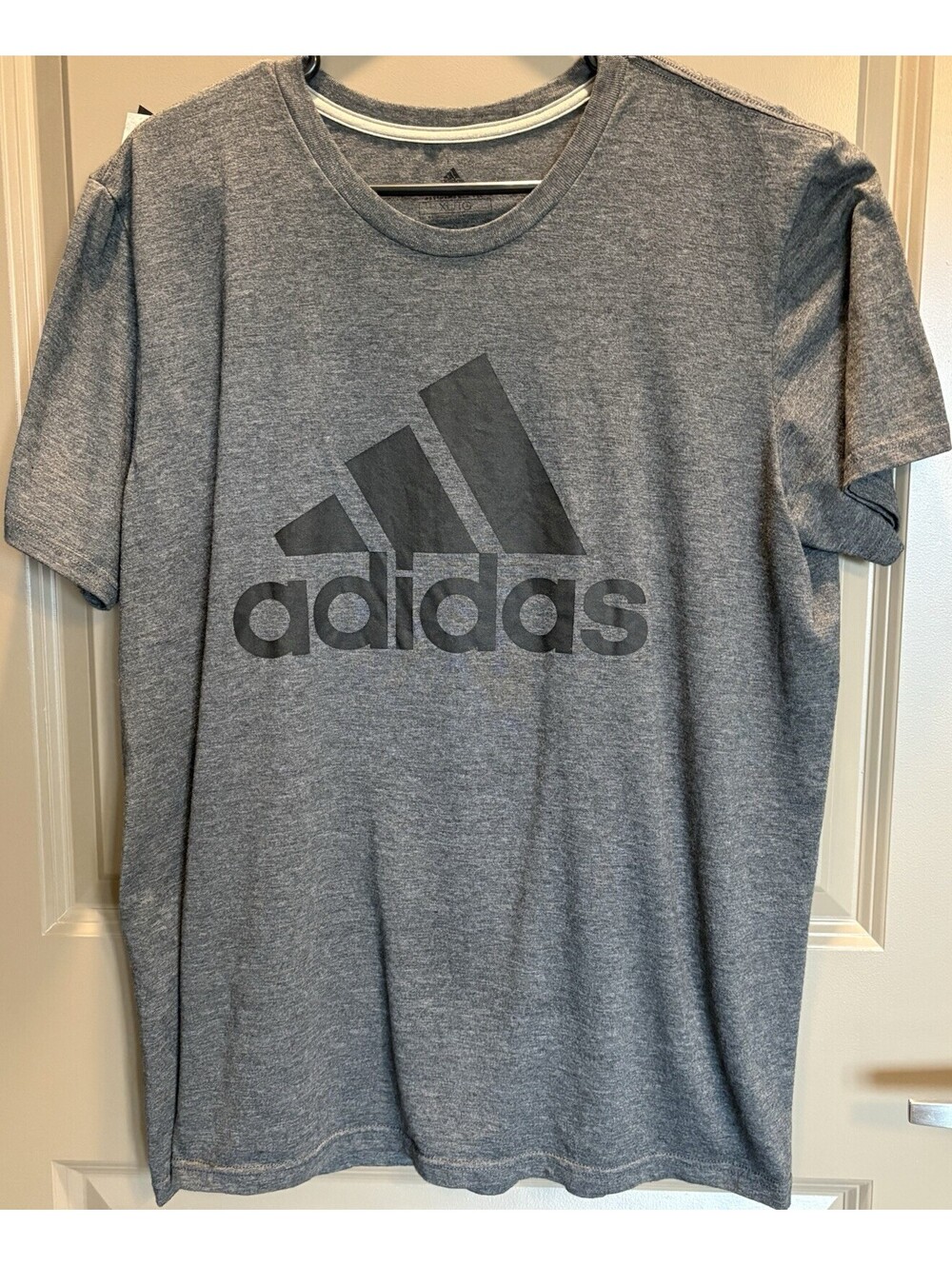 Men’s Adidas T-Shirt, Xl ￼